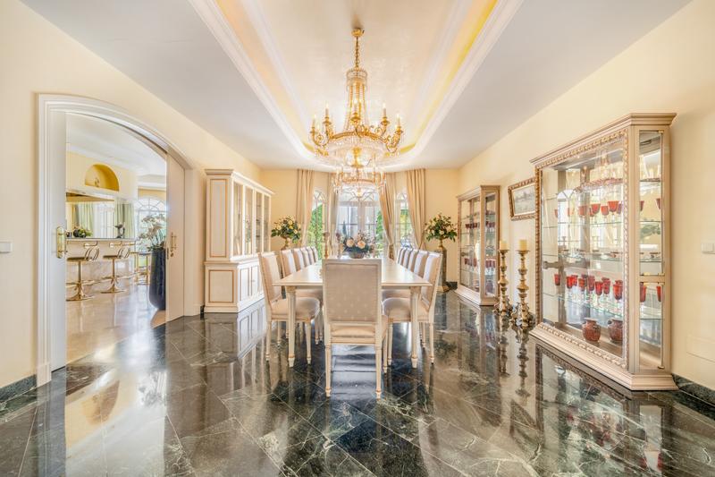 Foto b7e628fb-2487-4c47-8050-434c1d9c7648. Maison avec chauffage parking piscine dans Sierra Blanca Marbella