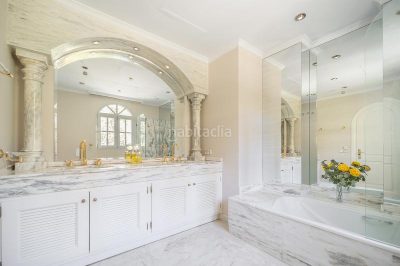 Foto c2a63780-0b7c-49f2-991f-417d3cd2684f. Maison avec chauffage parking piscine dans Sierra Blanca Marbella