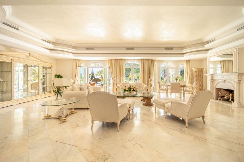 Foto ec62948e-ca38-4966-a89e-022a4ca31ded. Maison avec chauffage parking piscine dans Sierra Blanca Marbella