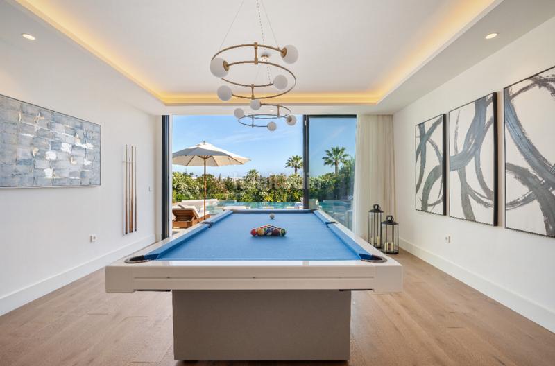 Foto 8c7179ba-15d7-4711-8756-b7e4c724de28. Casa impresionante villa de arquitecto con vistas al golf en primera línea en nueva andalucía en Marbella