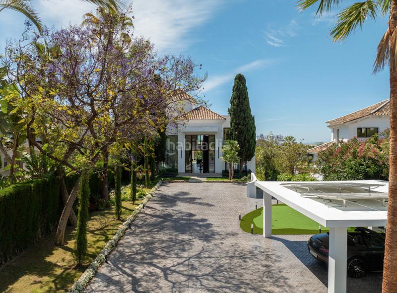 Foto c543662c-7fd4-4b33-a2c7-39de3df3af14. Casa impresionante villa de arquitecto con vistas al golf en primera línea en nueva andalucía en Marbella