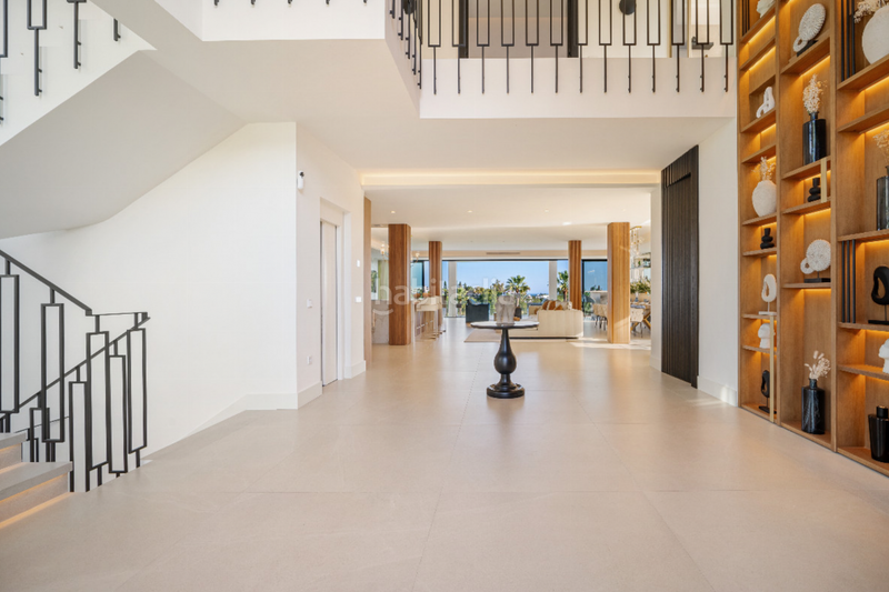 Foto dc8515bd-8c13-4874-8575-07446b48051c. Casa impresionante villa de arquitecto con vistas al golf en primera línea en nueva andalucía en Marbella
