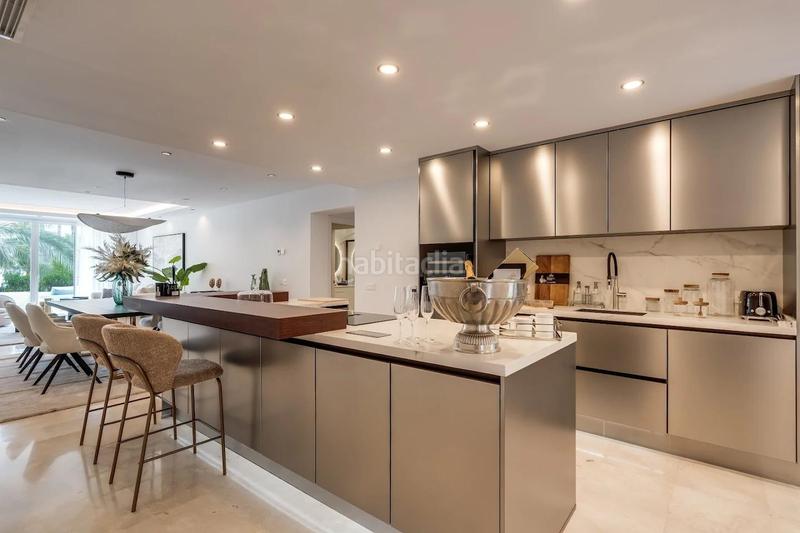 Foto 9eb9c08d-57ce-4e62-b3a3-140cc8c52bac. Attico con parcheggio piscina in Puerto Banús Marbella