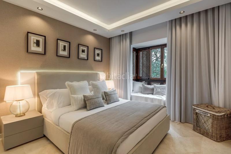 Foto b9ffa2ec-35ca-47fa-b807-25a416068373. Attico con parcheggio piscina in Puerto Banús Marbella