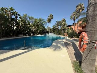 Rent Apartment in Puerto Banús. Elegante apartamento de 3 dormitorios en toplage de marbella  em