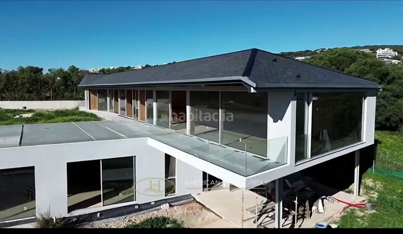 Foto 94f08b6a-3a14-4ab3-9209-47a0bae697fd. Casa amb piscina a Sotogrande alto Sotogrande