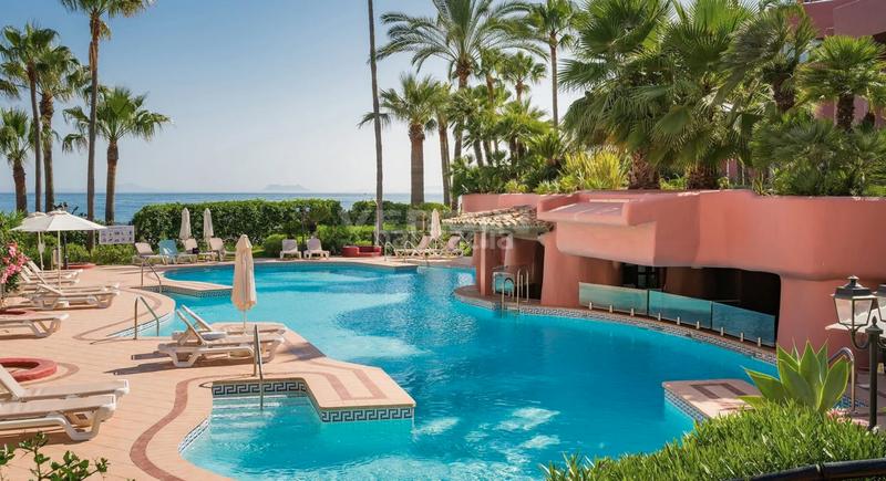 Foto 03bb6150-ba2c-4b57-ae8d-fc734c6f9ba9. Planta baja apartamento costero en venta en menara beach, en Estepona