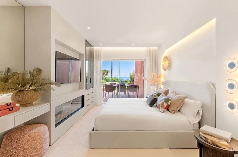 Foto 963893c0-1fb9-42fa-a759-8446d8eda873. Planta baja apartamento costero en venta en menara beach, en Estepona