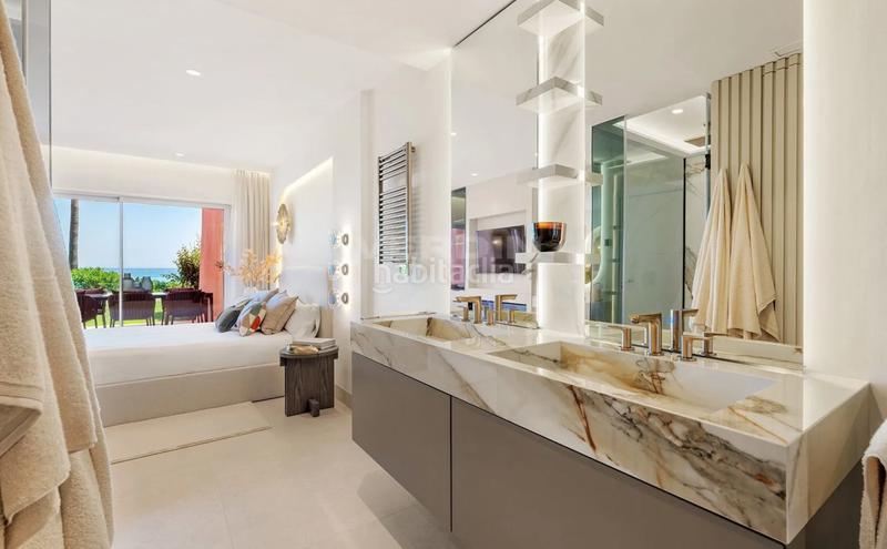 Foto fc2ea8f3-d449-4d62-a5a7-ac738b8c4724. Planta baja apartamento costero en venta en menara beach, en Estepona
