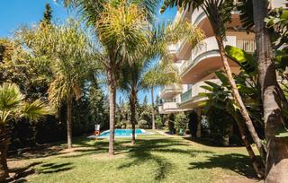 Appartement en Puerto Bans. Apartamento renovado en venta cerca de puerto bans, marbella