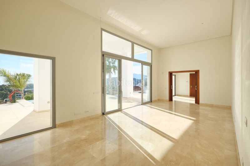 Foto e239c35b-3ff0-4c92-b8c7-283c3eb4a5a6. Casa amb aparcament piscina a los arqueros - puerto del almendro Benahavís