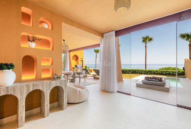Foto 4b210499-3f51-4eeb-9d6c-9b6797a80787. Planta baja apartamento de lujo frente al mar en venta en la nueva milla de oro, en Estepona