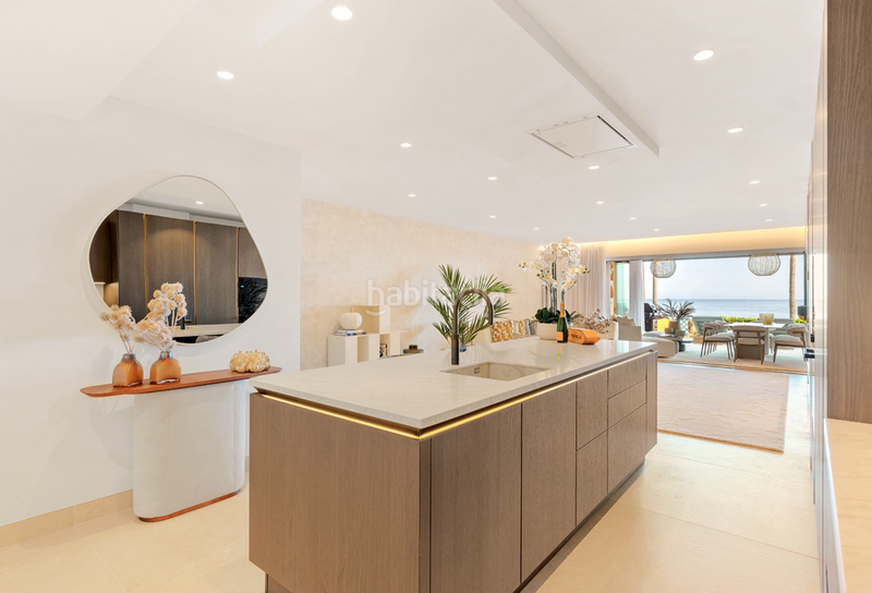 Foto 6f2ae091-06d0-4340-9dce-e637150e2403. Planta baja apartamento de lujo frente al mar en venta en la nueva milla de oro, en Estepona