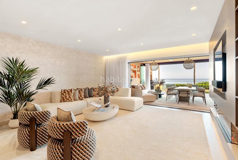 Foto 9aead43e-a806-484d-bb3b-182d850b119e. Planta baja apartamento de lujo frente al mar en venta en la nueva milla de oro, en Estepona