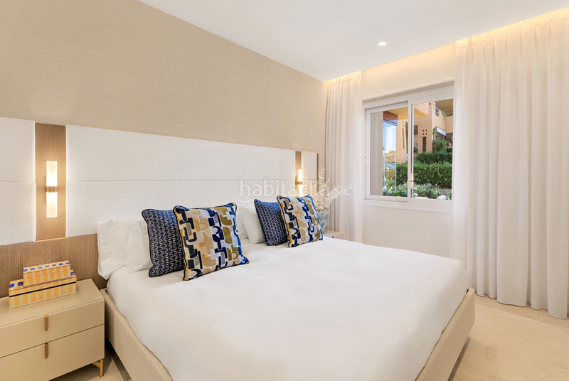 Foto e4cc04a1-3b24-4c9a-a46d-c4b28d76d510. Planta baja apartamento de lujo frente al mar en venta en la nueva milla de oro, en Estepona