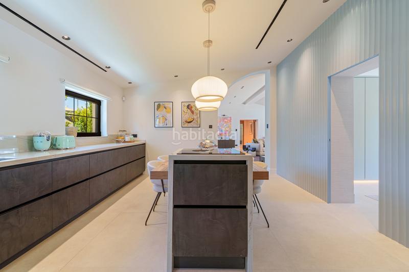 Foto 31805d1c-626d-4620-9bc3-234b7594de72. Casa con parcheggio piscina in Puerto Banús Marbella