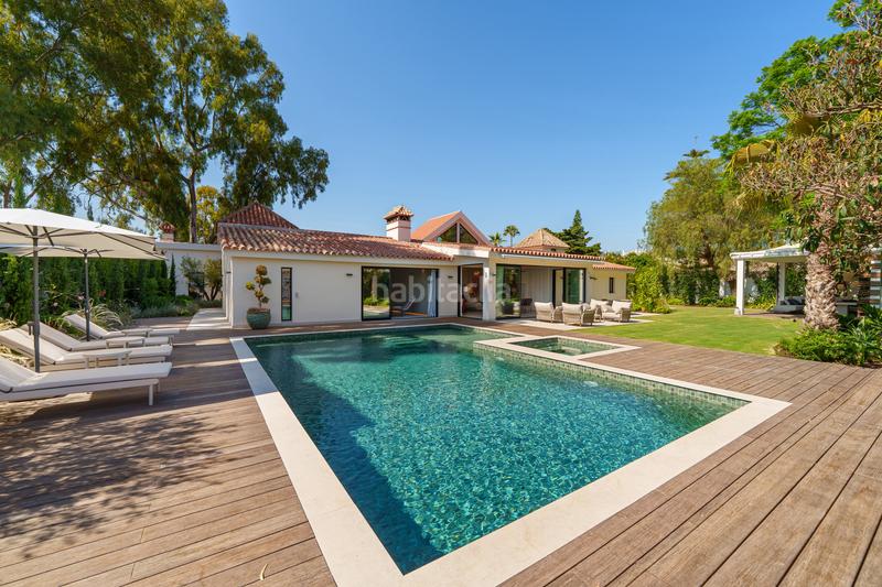 Foto ae62f2c6-31bf-4681-af2c-e96a9a2d40a0. Casa con parcheggio piscina in Puerto Banús Marbella