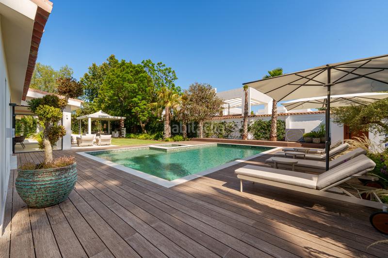 Foto ae72c784-1df3-41cf-9cbd-31350d7dfda8. Casa con parcheggio piscina in Puerto Banús Marbella