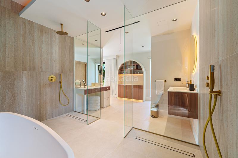 Foto ba6fe068-7f13-4642-b2d7-723963f29af5. Casa con parcheggio piscina in Puerto Banús Marbella