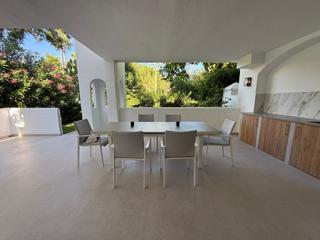 Planta baixa a Casasola. Apartamento en planta baja con gran terraza y jardín