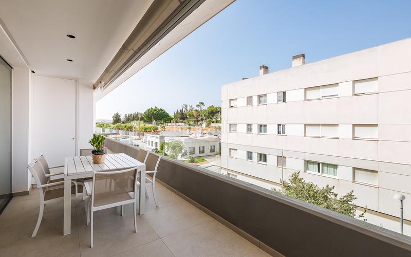 Foto 2f87c9cb-7773-49aa-a957-5ac196313316. Attico con parcheggio piscina in San Pedro de Alcántara Pueblo Marbella