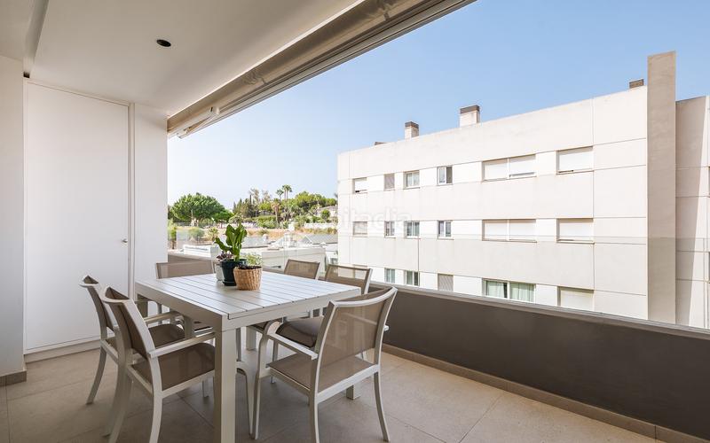 Foto f0a5caad-cb0f-4235-b083-1b8e1921e03c. Attico con parcheggio piscina in San Pedro de Alcántara Pueblo Marbella