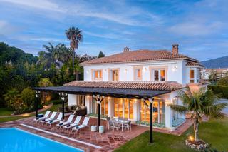 Casa a Guadalmina Baja. Villa familiar en venta en la tranquila zona residencial de guad