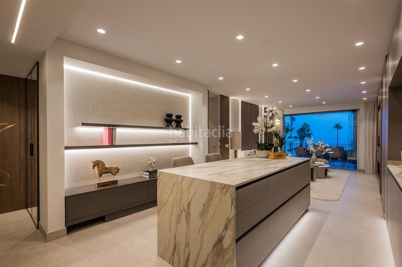 Foto 974f24c2-0e38-47d6-8611-6a4376eaff1b. Apartamento  totalmente renovado con vistas panorámicas y diseño contemporáneo en Estepona