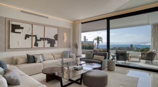 Planta baixa en Sierra Blanca. Elegante dplex en planta baja con vistas panormicas al mar en