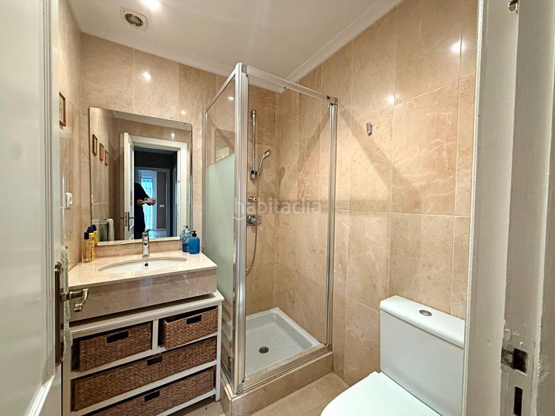 Foto 7a660068-b893-413f-b702-044c42f3c0d0. Ground floor with parking pool in Nueva Andalucía centro Marbella