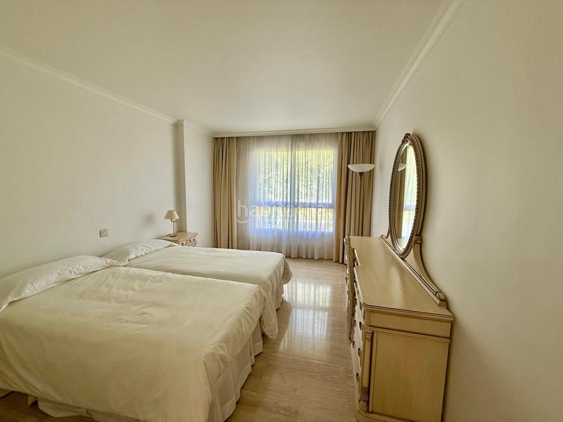 Foto 49f71b63-37fb-4664-90bb-d3f1aa3d9a1a. Miete appartement mit parking pool in Puerto Banús Marbella