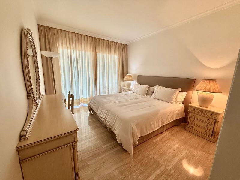 Foto fe20c3b4-32ff-459e-85fc-eac8af343048. Rent apartment with parking pool in Puerto Banús Marbella