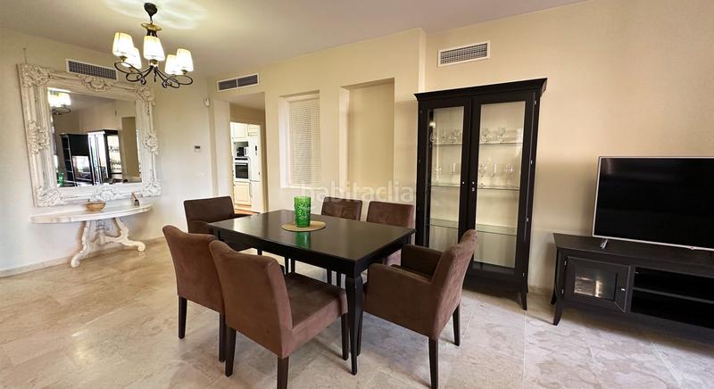 Foto 30de89e9-ad58-44f7-81fc-d19f5cca126a. Piano terra con piscina in Nueva Atalaya Estepona