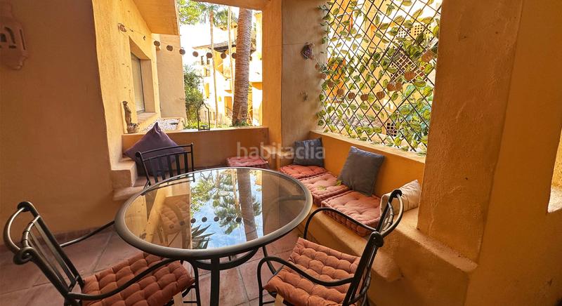 Foto c2d70cb8-5d1c-4716-82de-9bfd649595d9. Piano terra con piscina in Nueva Atalaya Estepona