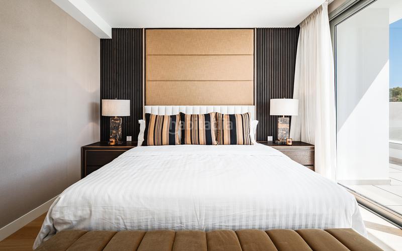 Foto 33341b7a-03c0-46ba-ba2e-318e66669cd7. House with parking pool in Paraiso - Barronal Estepona