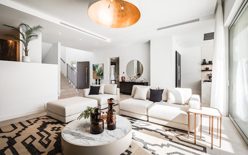 Foto 3b7468d9-7235-49b7-a0cc-b3ab975336e6. House with parking pool in Paraiso - Barronal Estepona