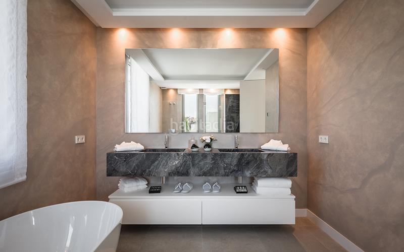 Foto 6d5de9a6-7b84-431d-82ac-0c039de603c2. House with parking pool in Paraiso - Barronal Estepona