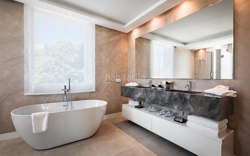 Foto c7c227a4-4930-4c1e-a191-6aa6d79ff358. House with parking pool in Paraiso - Barronal Estepona