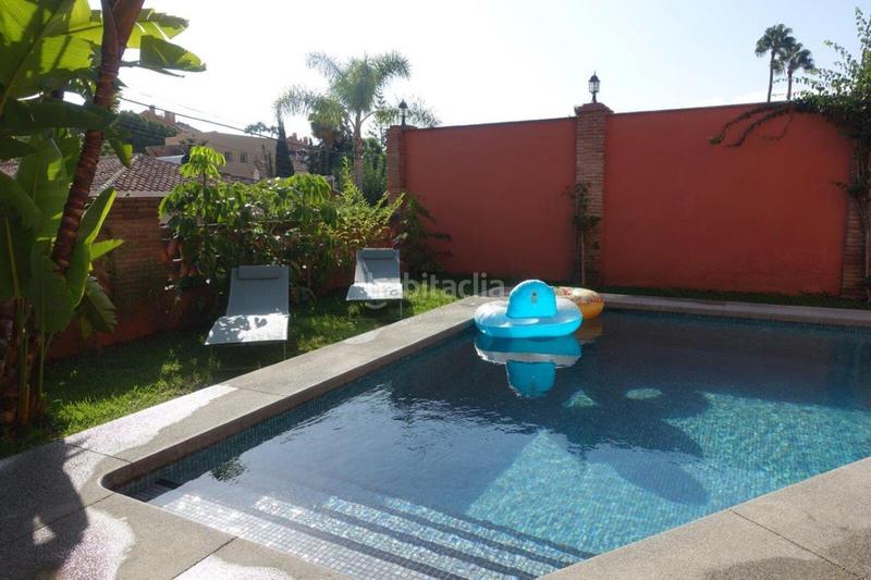 Foto 91001c0a-7a67-406b-9cdd-bb9b86e3399c. House with parking in Nueva Andalucía centro Marbella