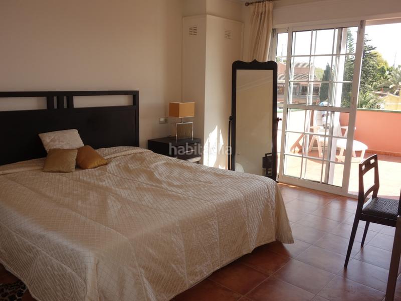 Foto 91ba990d-6e9f-4cc6-a609-59fbb0487473. House with parking in Nueva Andalucía centro Marbella