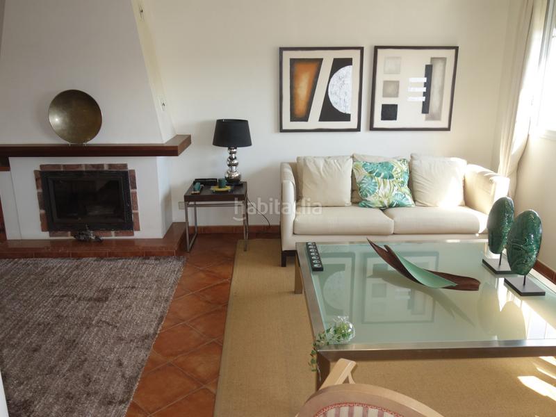 Foto 71d40a99-596e-4ca0-a09b-64e8e060ebad. Maison avec parking dans Nueva Andalucía centro Marbella