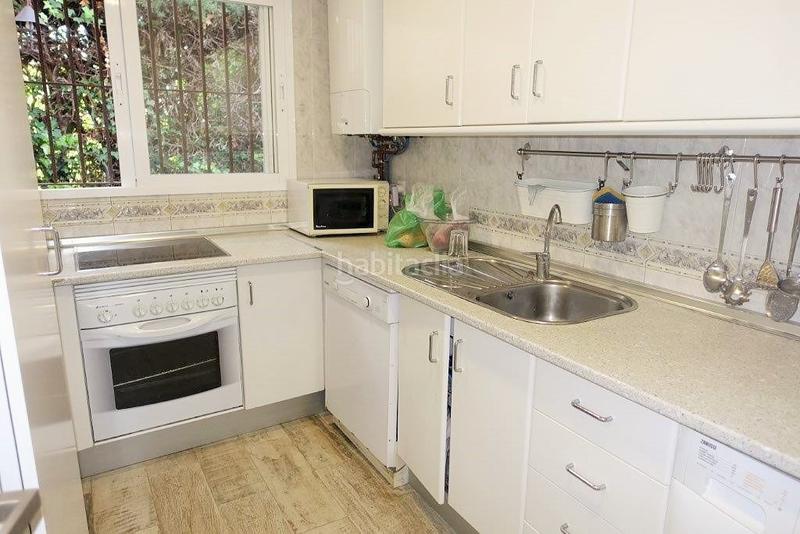 Foto 039829fb-fecf-4183-9abc-59bc248eb1c3. Casa con parcheggio piscina in Nueva Andalucía centro Marbella