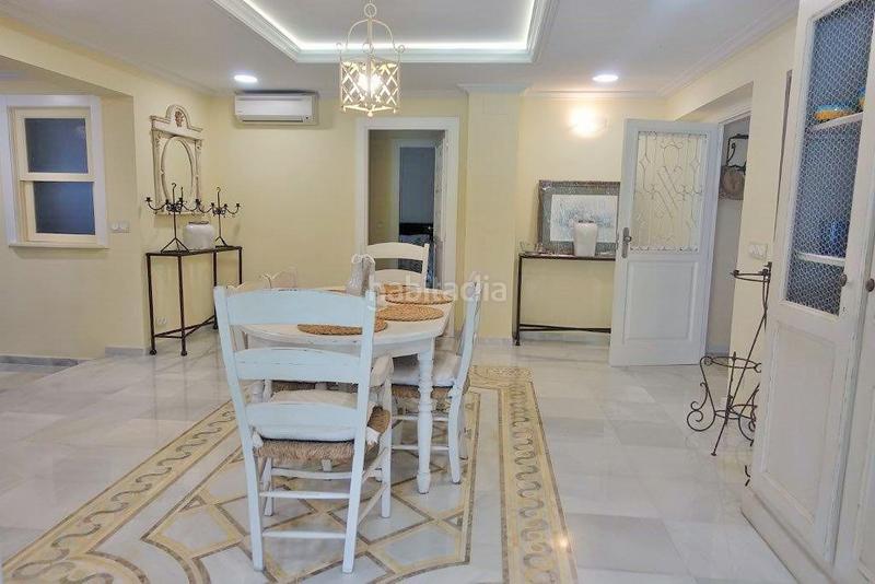 Foto 11109f66-a6b0-4dbc-bf15-581b2c1ce6a2. House with parking pool in Nueva Andalucía centro Marbella