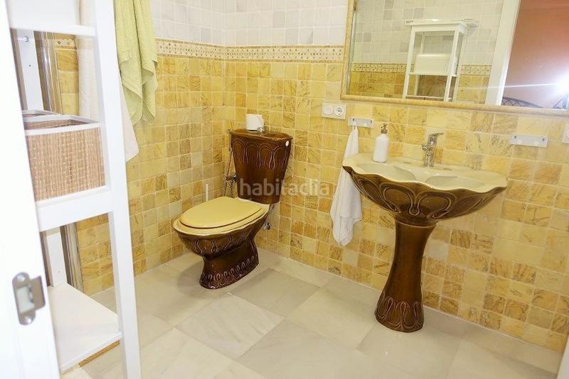 Foto 471a2ec6-afe8-4a5a-8c80-c09ae4b1d932. House with parking pool in Nueva Andalucía centro Marbella