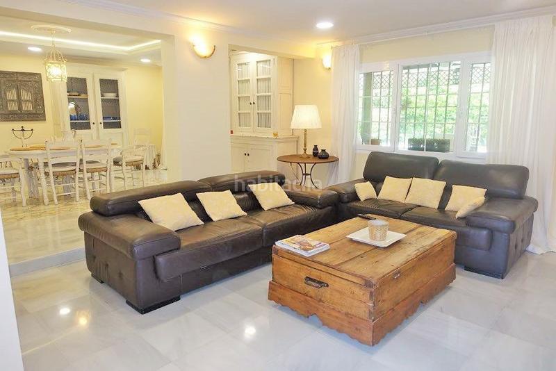 Foto b91f0622-1912-4309-ae09-3ca3a160ac10. House with parking pool in Nueva Andalucía centro Marbella