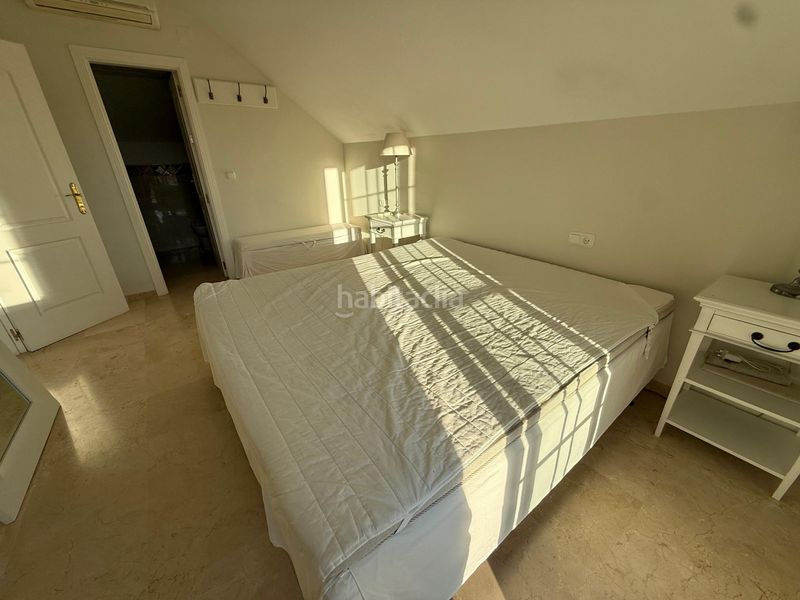 Foto 42ea435b-f02d-4e3e-85a1-1a43d621d6e0. Àtic amb aparcament piscina a Las Brisas Marbella