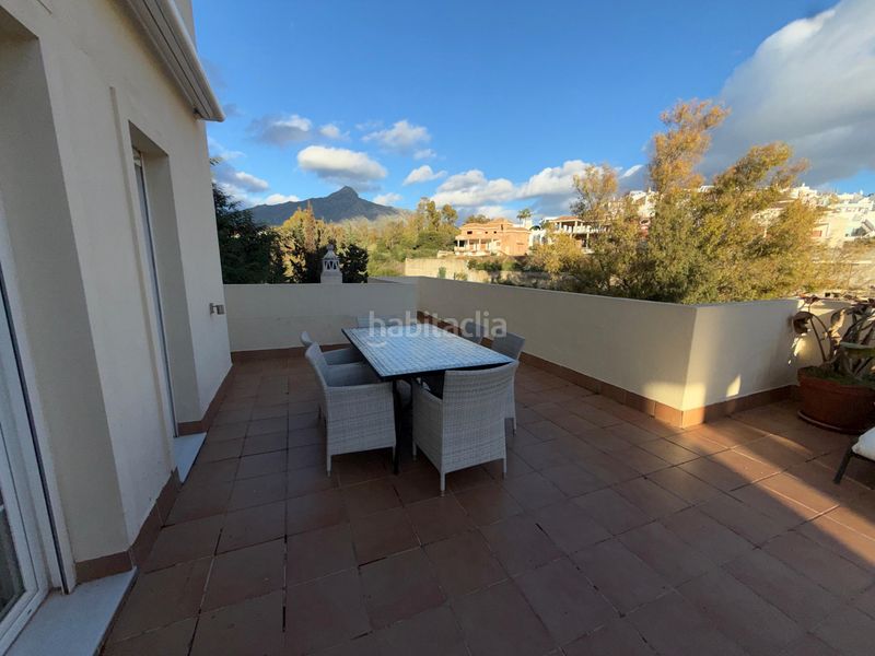 Foto b343ae61-a017-4d6f-9d8d-446d4fcff975. Àtic amb aparcament piscina a Las Brisas Marbella