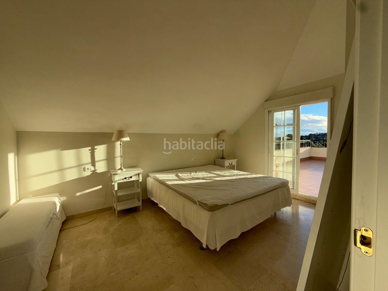 Foto bdb9839f-ada8-420c-be5d-a3ad5b36c8e8. Àtic amb aparcament piscina a Las Brisas Marbella