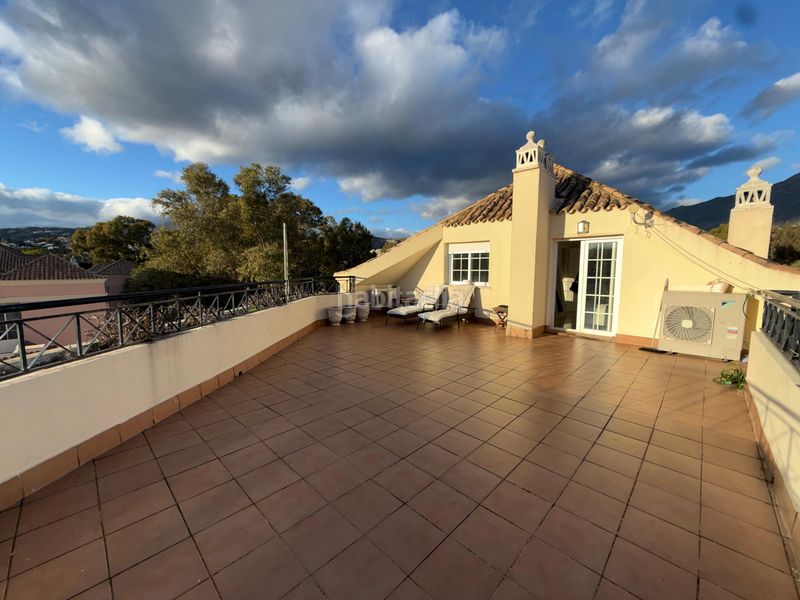 Foto f9799008-c22f-40d6-8bda-07aef38e7794. Àtic amb aparcament piscina a Las Brisas Marbella