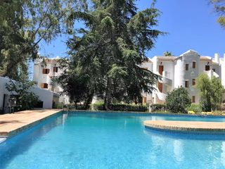 Appartement en Los Naranjos. Elegante apartamento orientado al sur con vistas al golf en nuev